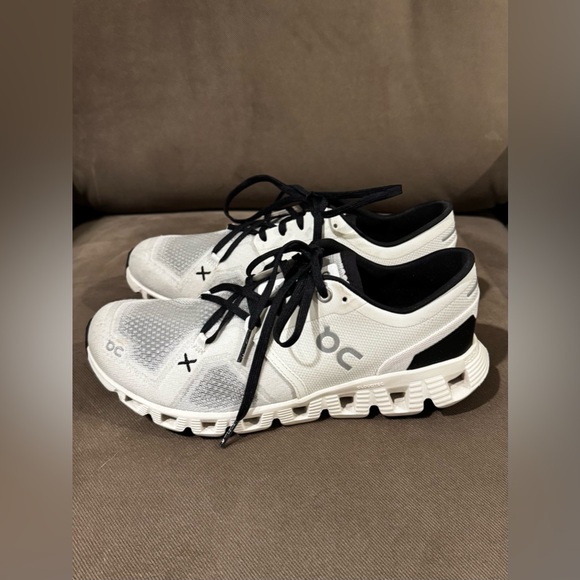 On Cloud Women’s Cloud X Athletic Shoes - Picture 4 of 7